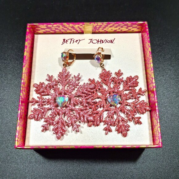 Betsey Johnson NIB Large Snowflake and Hearts Pink Sparkle Drop Earrings - Picture 1 of 3